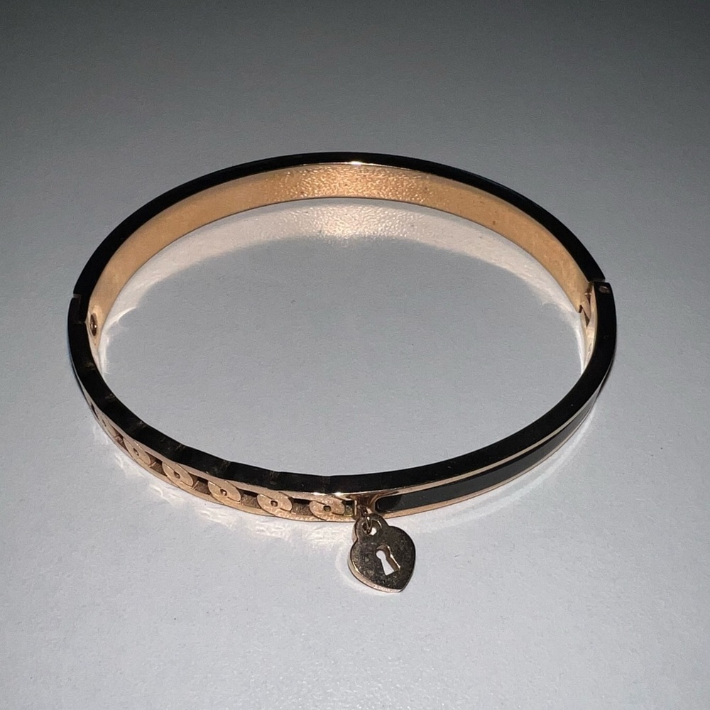 Gold bangle bracelet
